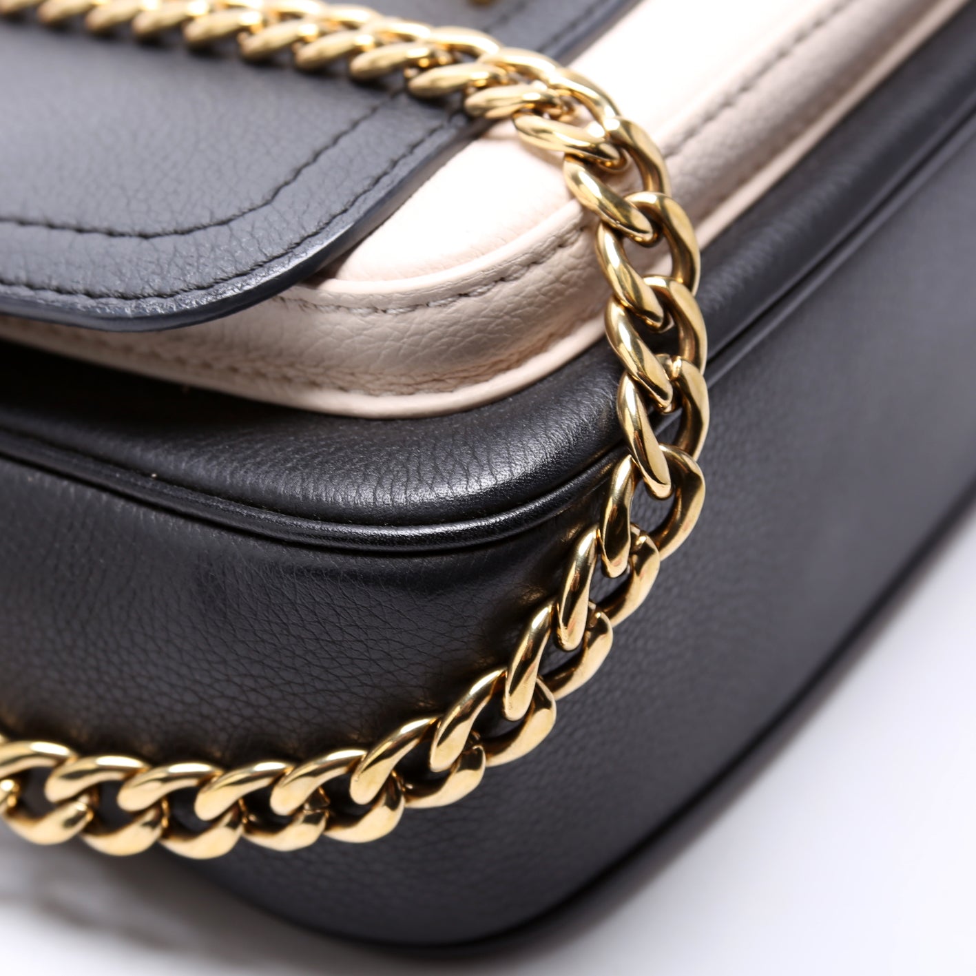 Lockme Tender Supple Calfskin