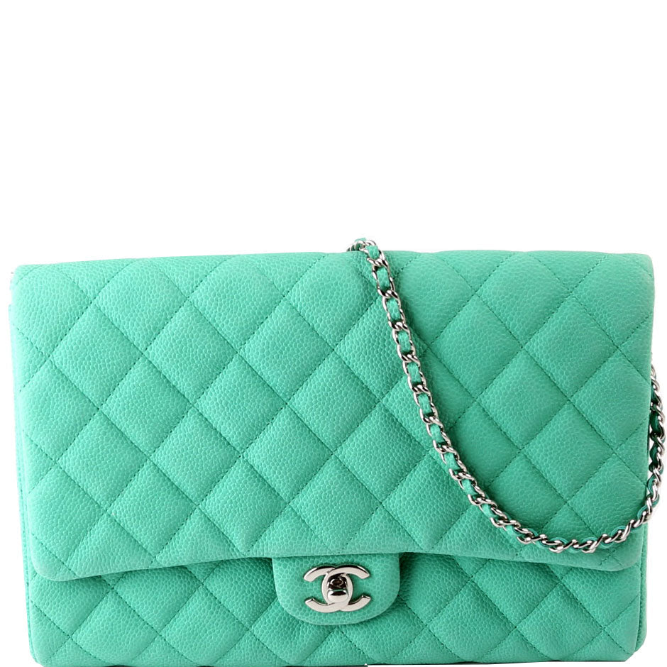 Classic Flap Clutch W/Chain Caviar 17M