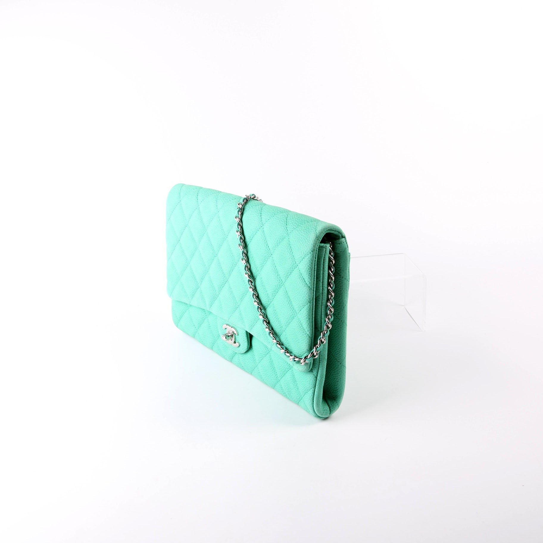 Classic Flap Clutch W/Chain Caviar 17M