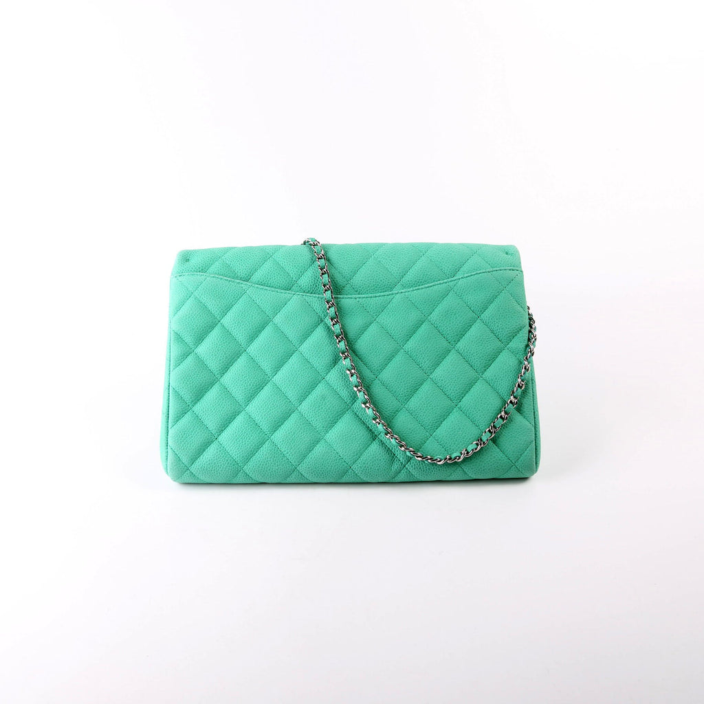 Classic Flap Clutch W/Chain Caviar 17M