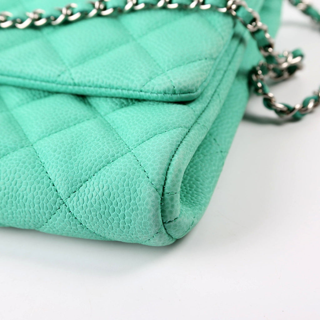 Classic Flap Clutch W/Chain Caviar 17M