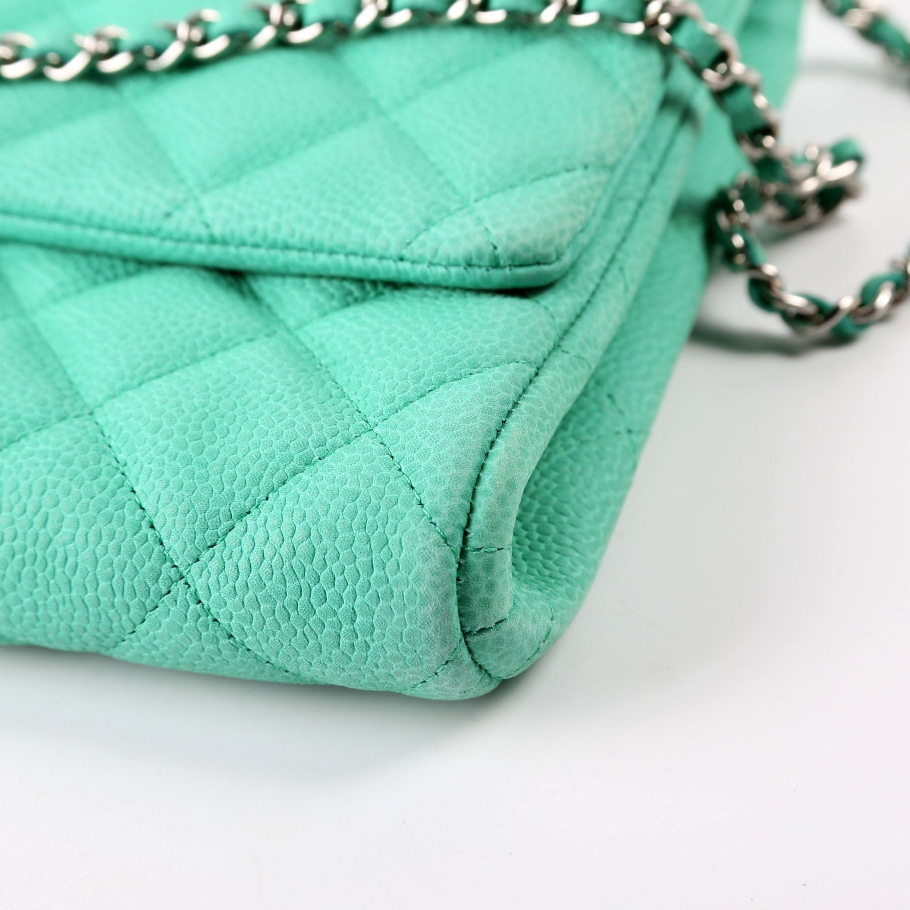 Classic Flap Clutch W/Chain Caviar 17M