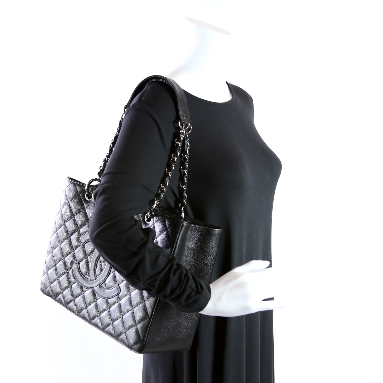 Grand Shopping Tote Caviar Black