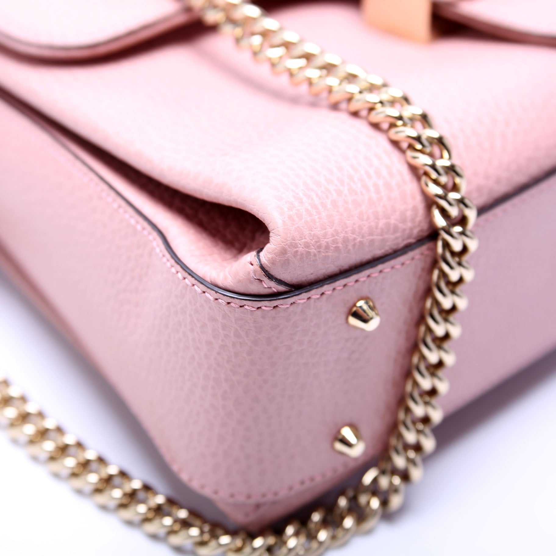 510302 Medium Interlock Satchel Pink