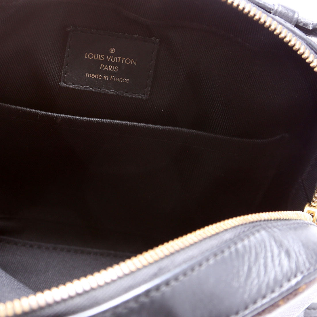Saintonge Monogram Black