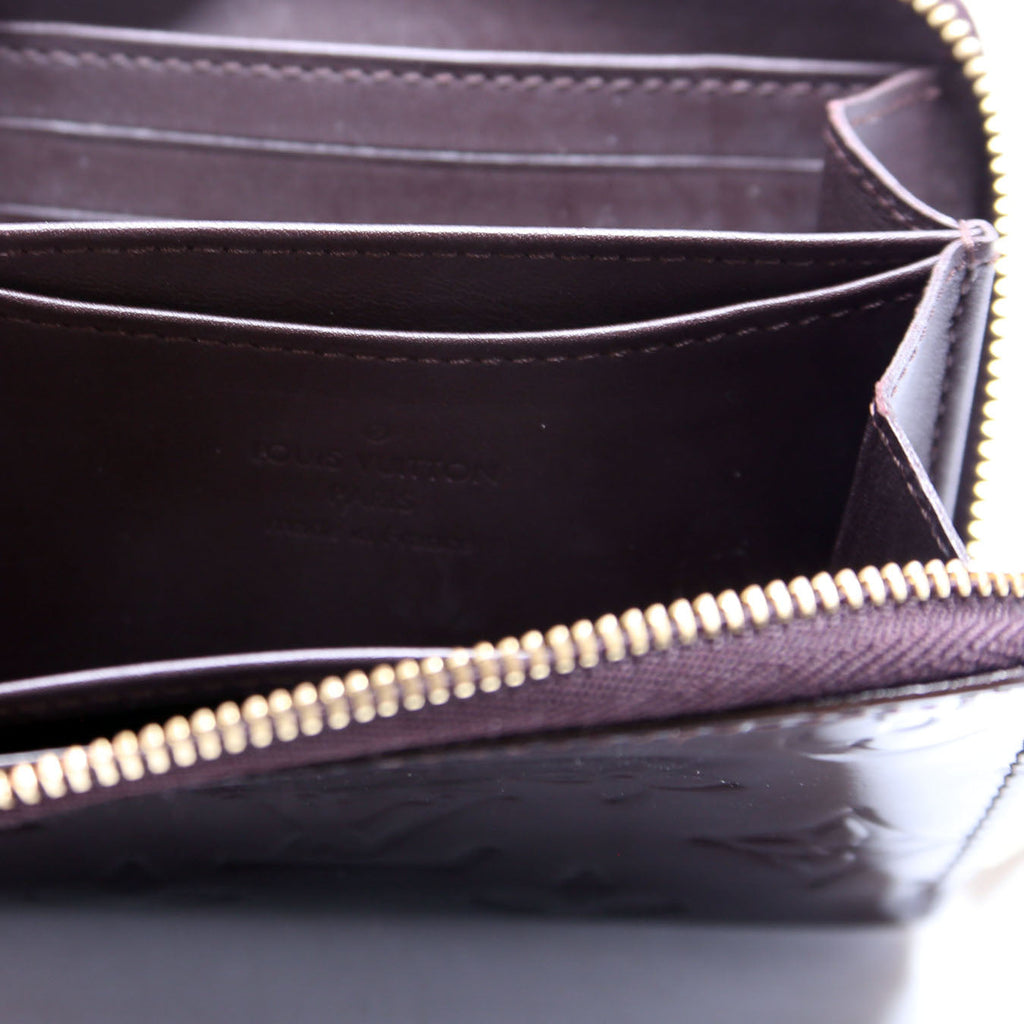 Zippy Coin Purse Vernis Burgundy