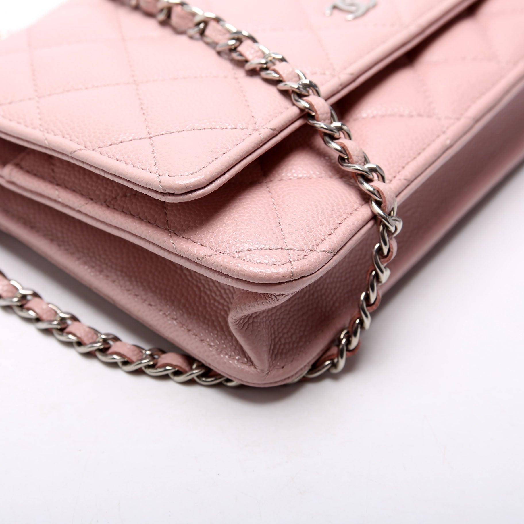 WOC Classic Quilted Caviar RFID Pink