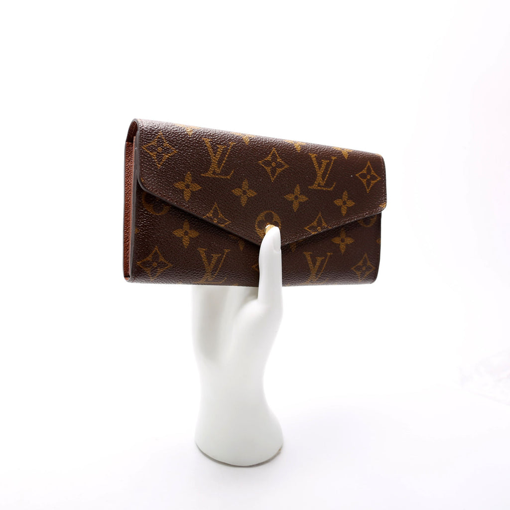 Sarah Wallet Monogram Newer