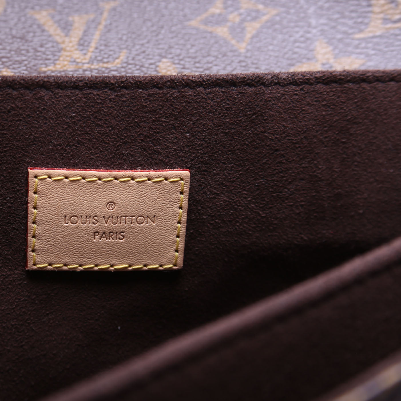 Pochette Metis Monogram