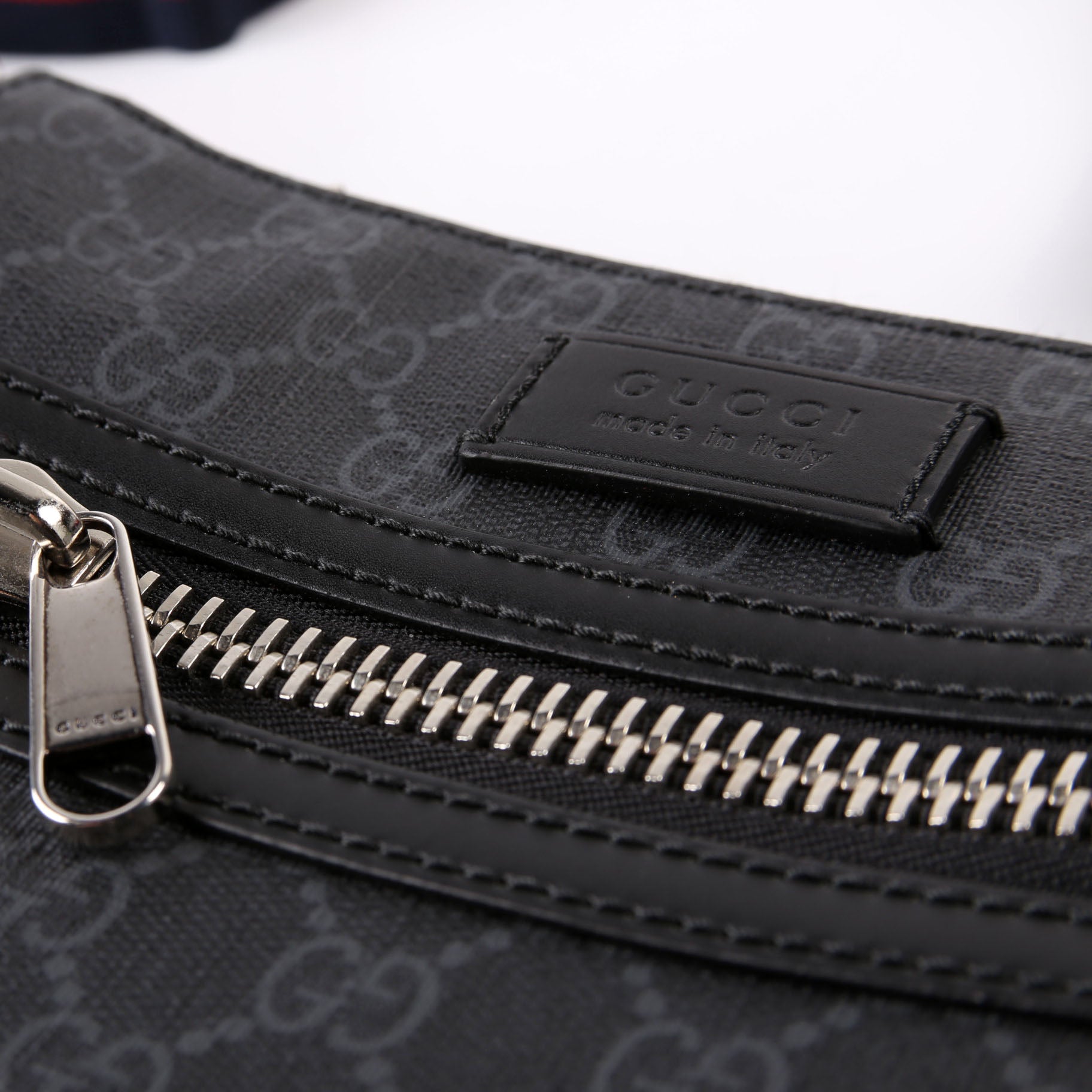 523599 Supreme Messenger Bag