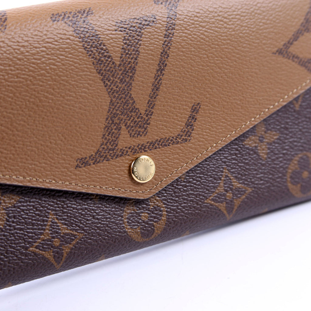 Sarah Wallet Giant Reversed Monogram