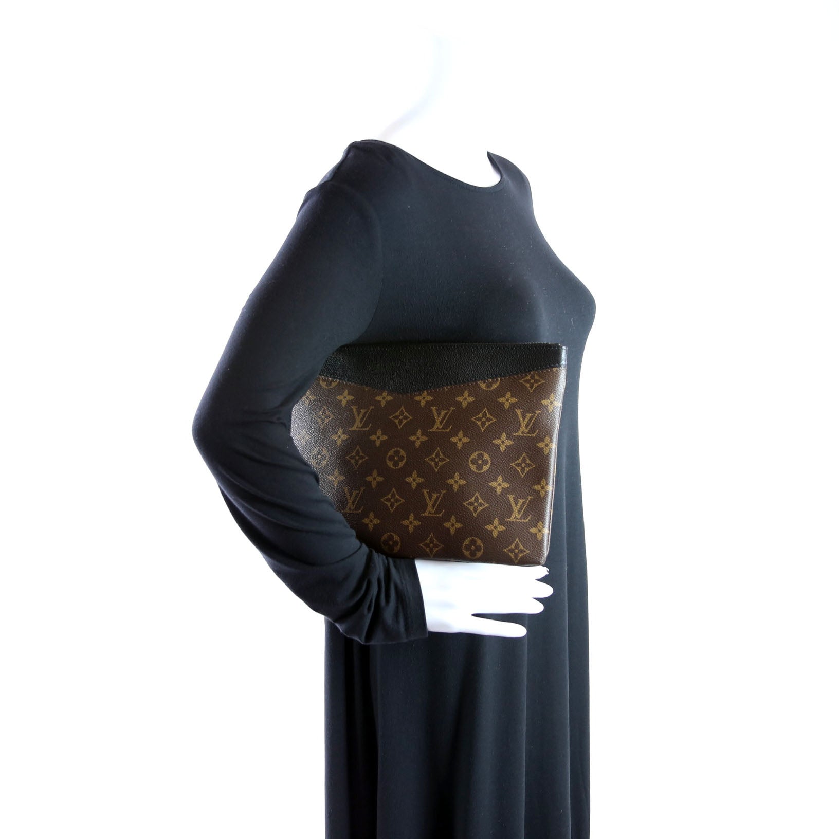 Daily Pouch Monogram Black