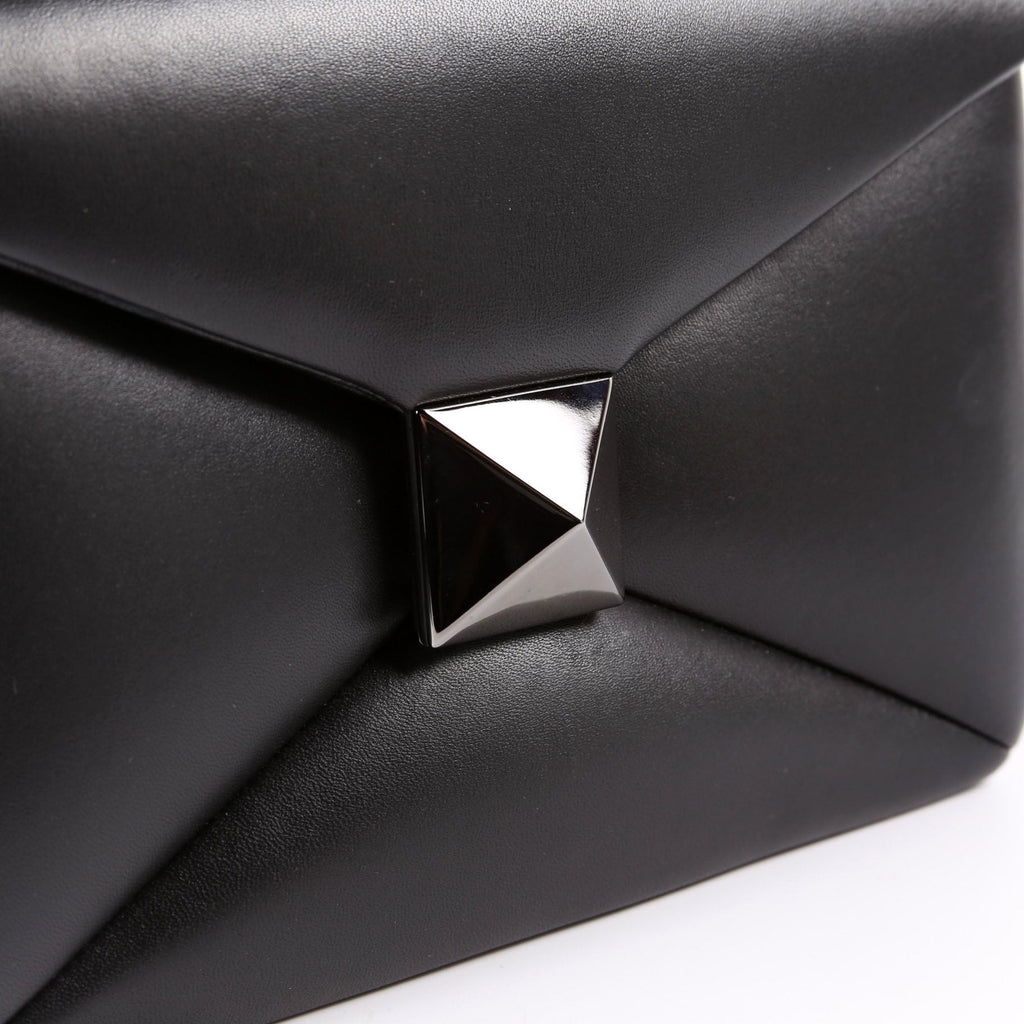 One Stud Nappa Leather Chain Shoulder Bag Black
