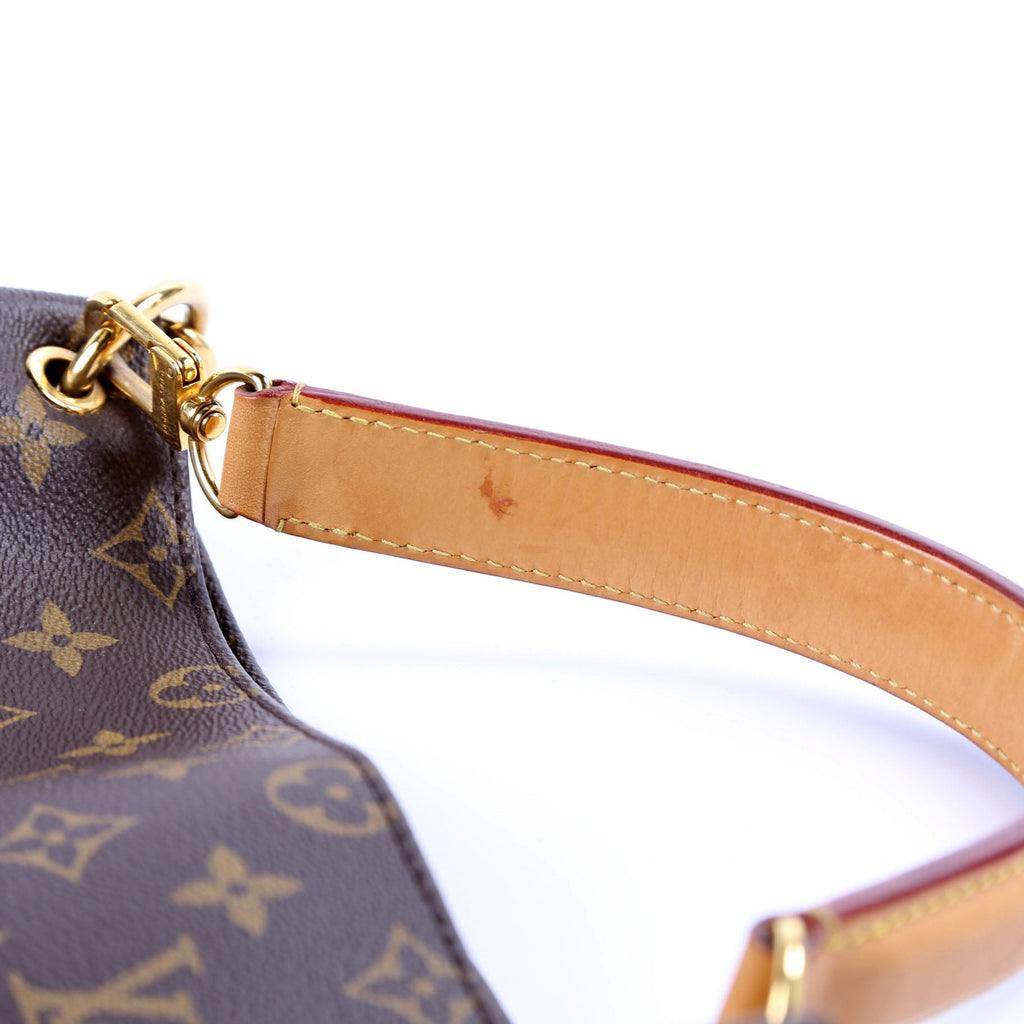 Metis Shoulder Monogram