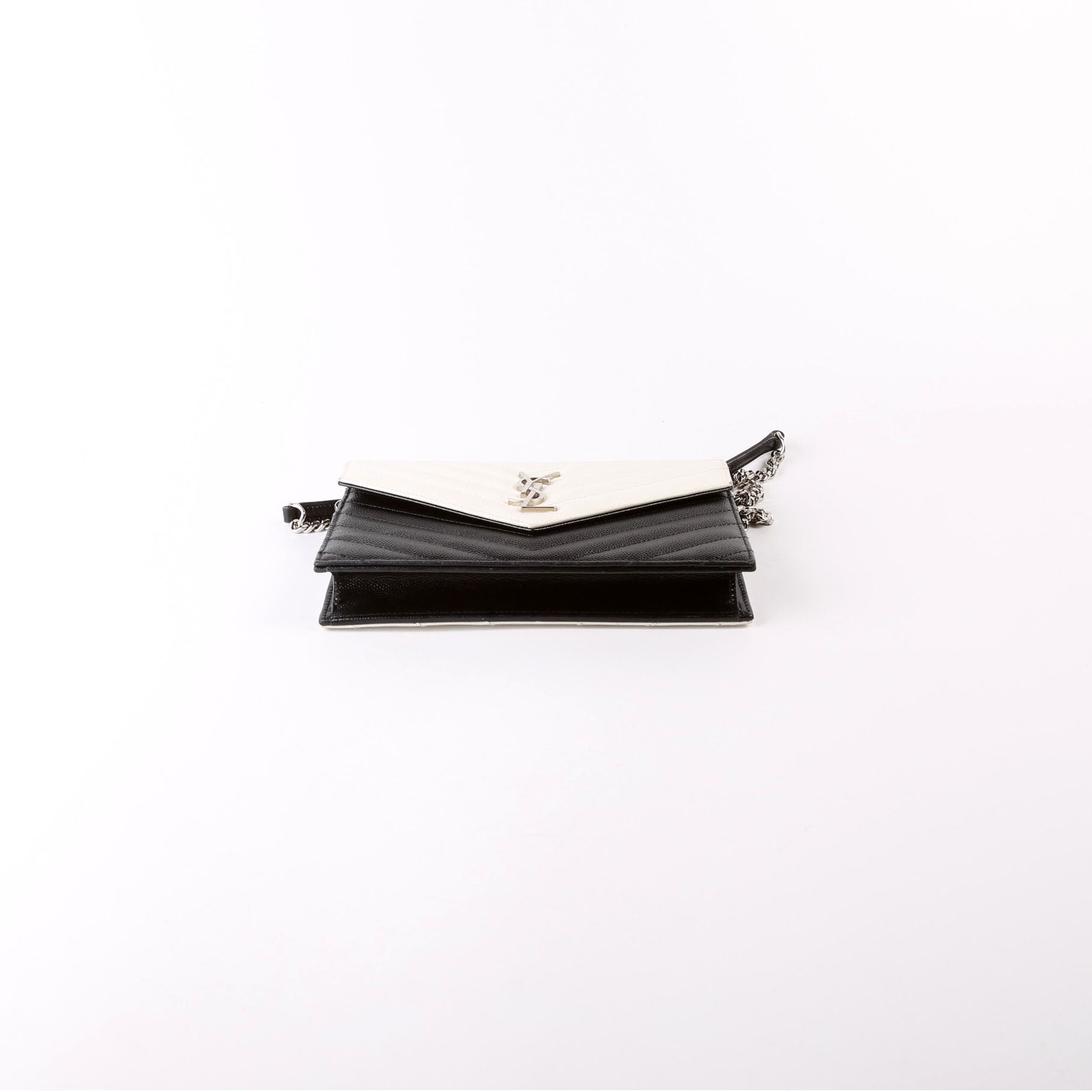 Envelope Chain Wallet White/Black