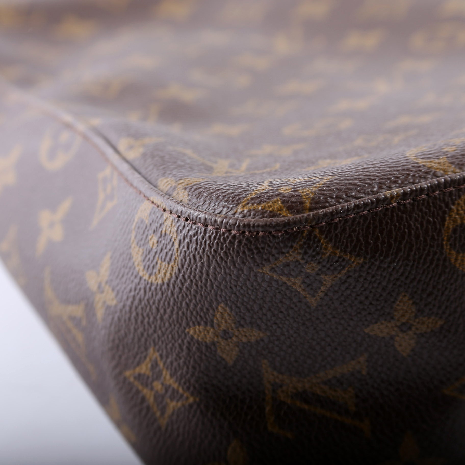 Looping Gm Monogram