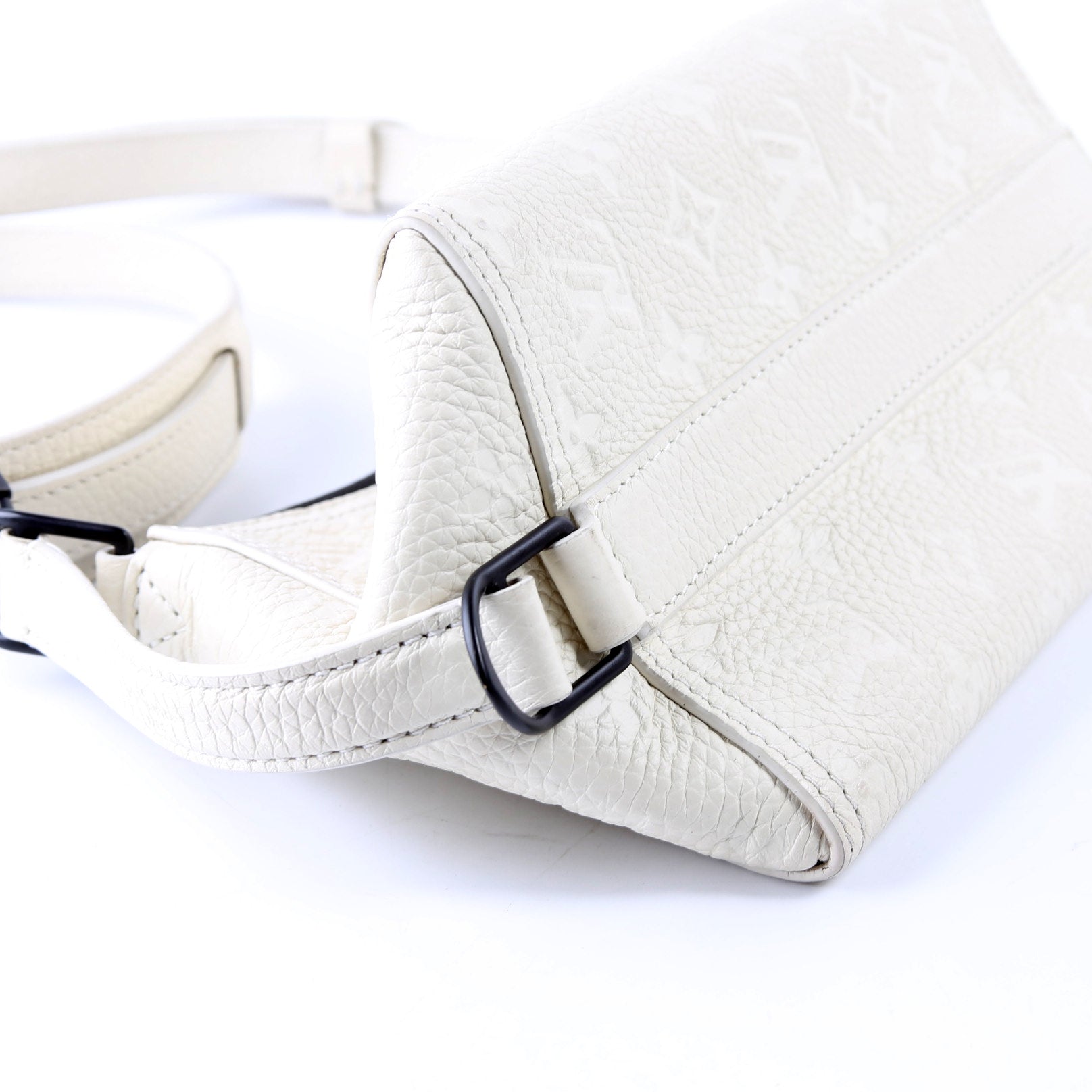 Triangle Crossbody Empreinte Cream