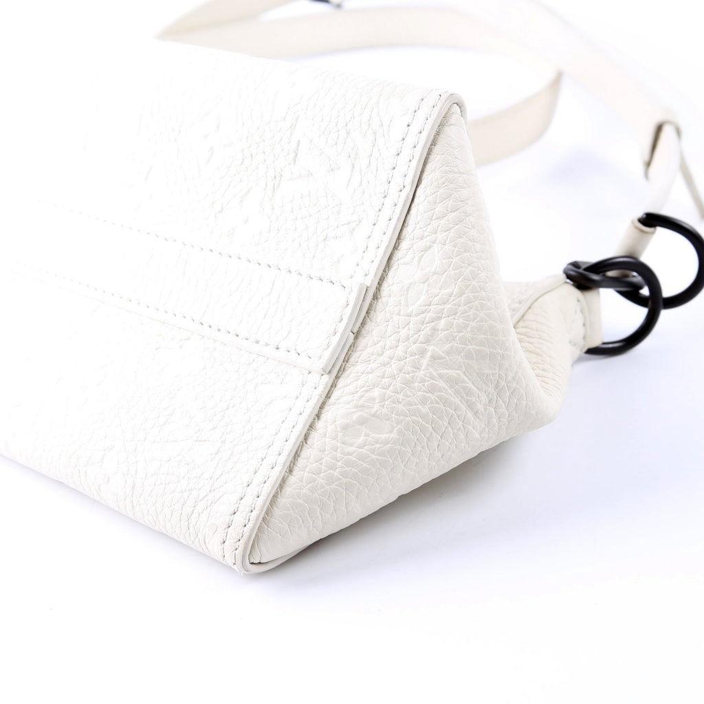 Triangle Crossbody Empreinte Cream