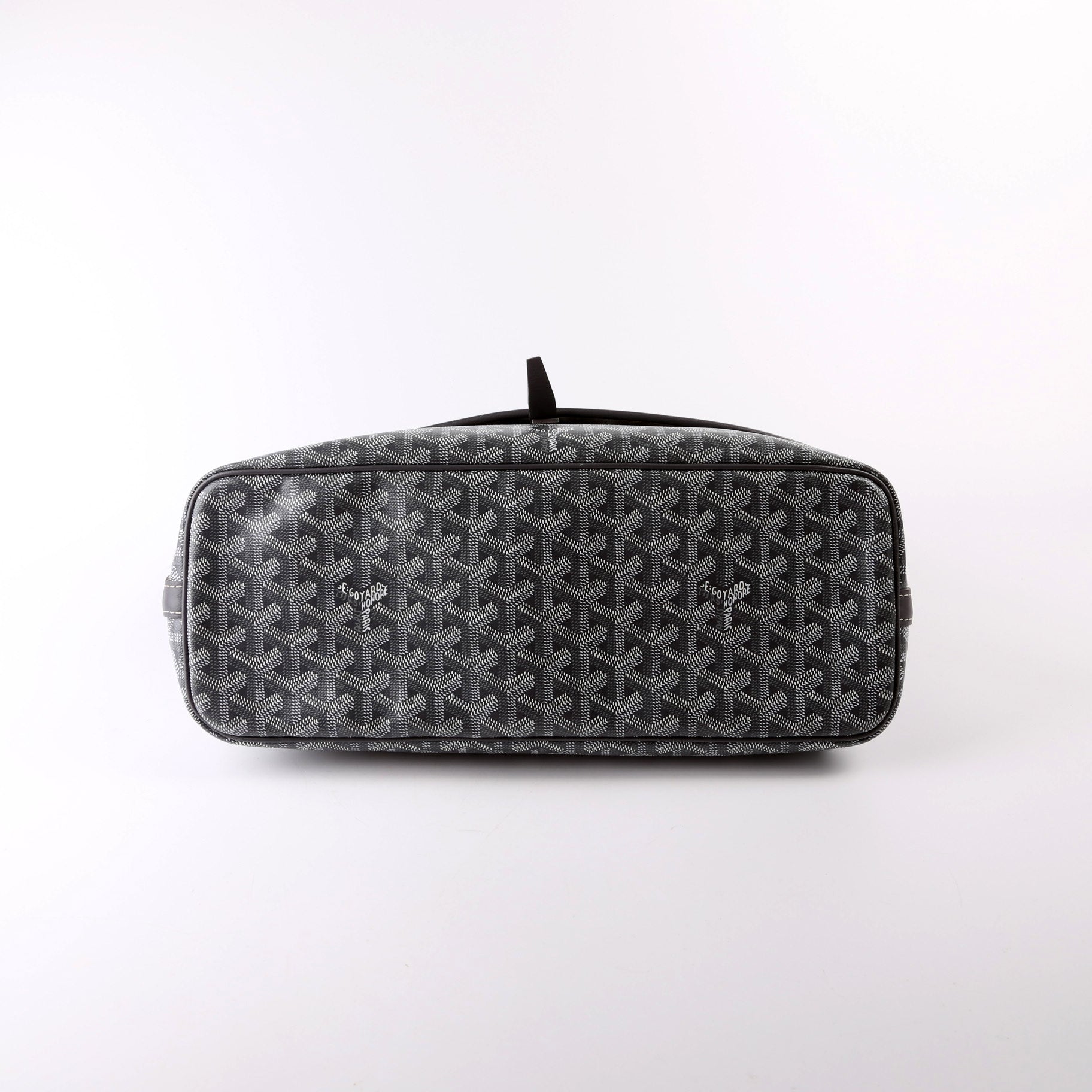 Capetien Messenger Goyardine Grey