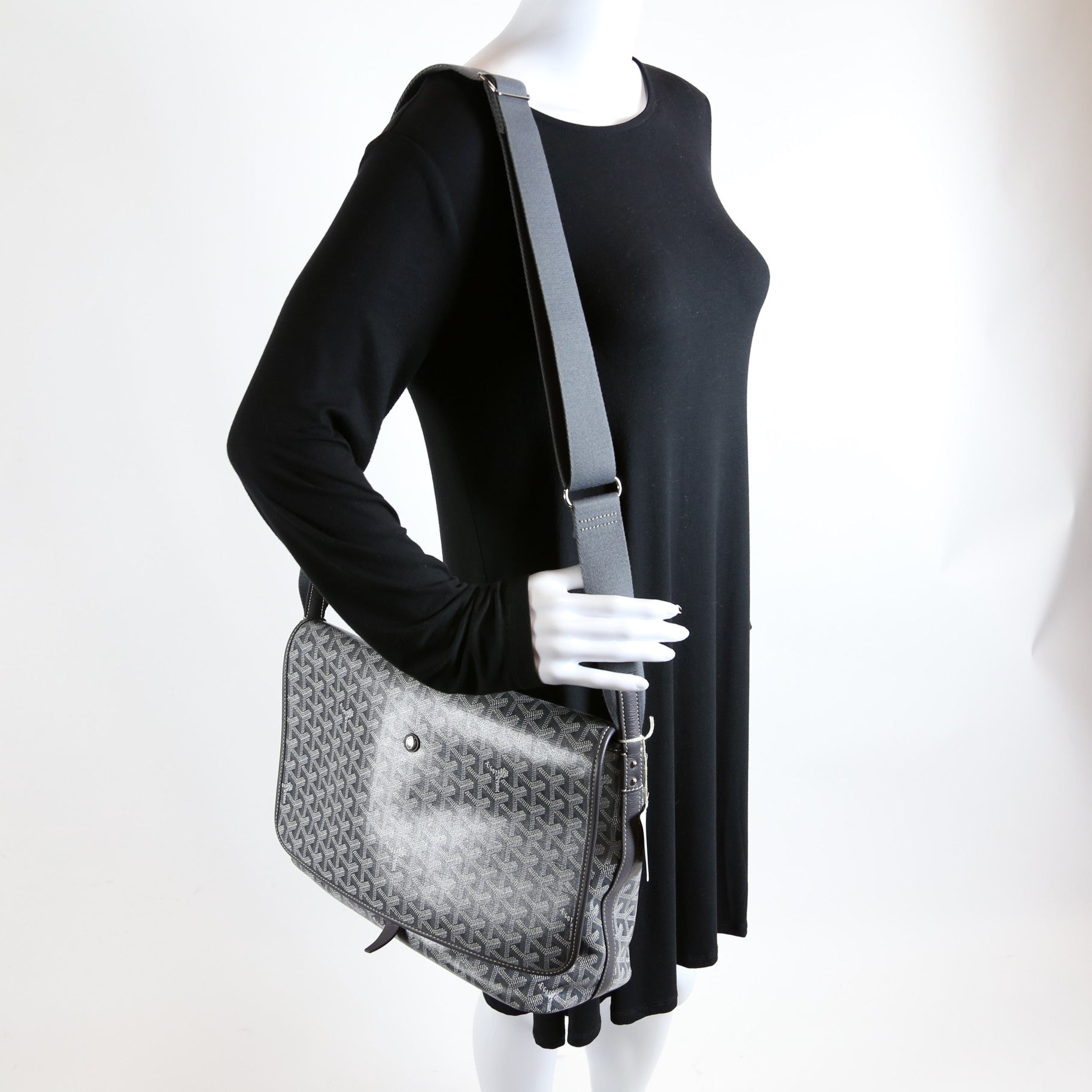 Capetien Messenger Goyardine Grey