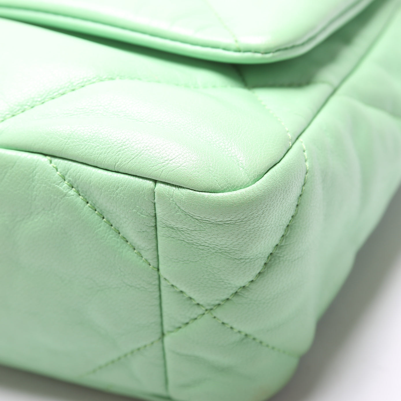 19 Medium Flap Quilted Goatskin 30M Green