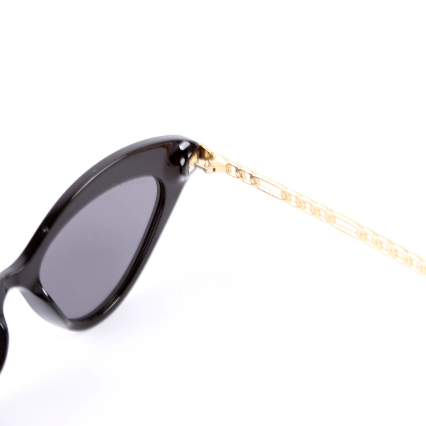 GG0978S Cat Eye With Chain Heart