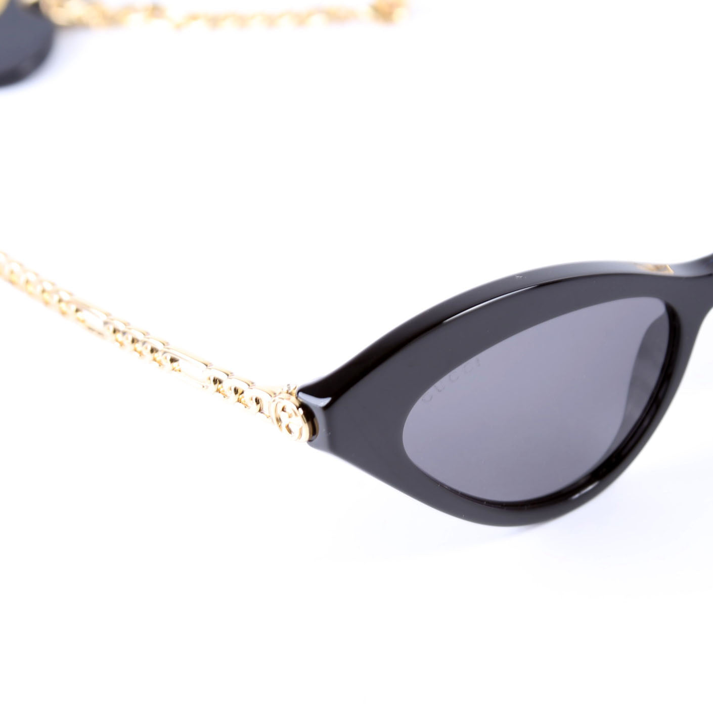 GG0978S Cat Eye With Chain Heart