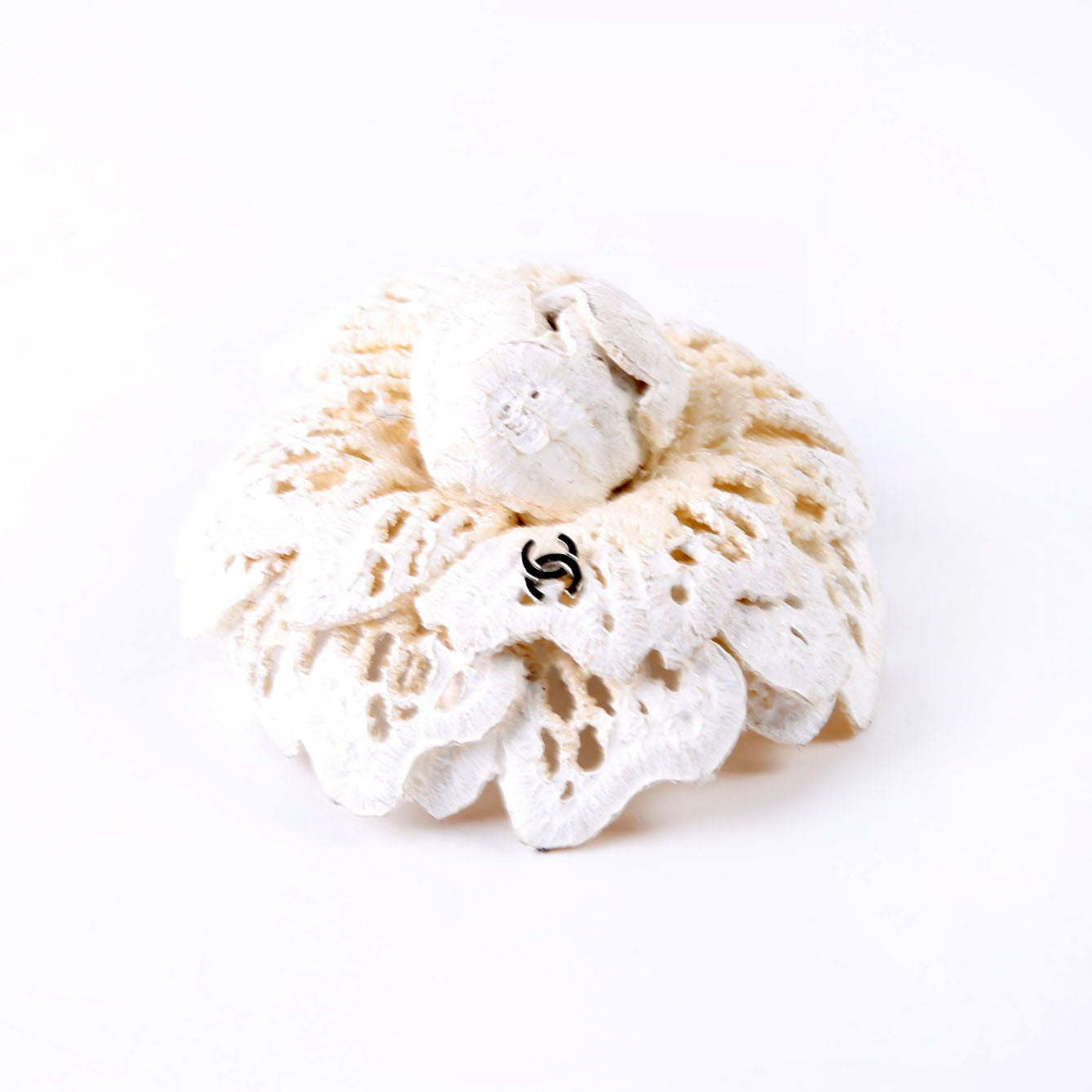 Camellia Crochet Brooch White