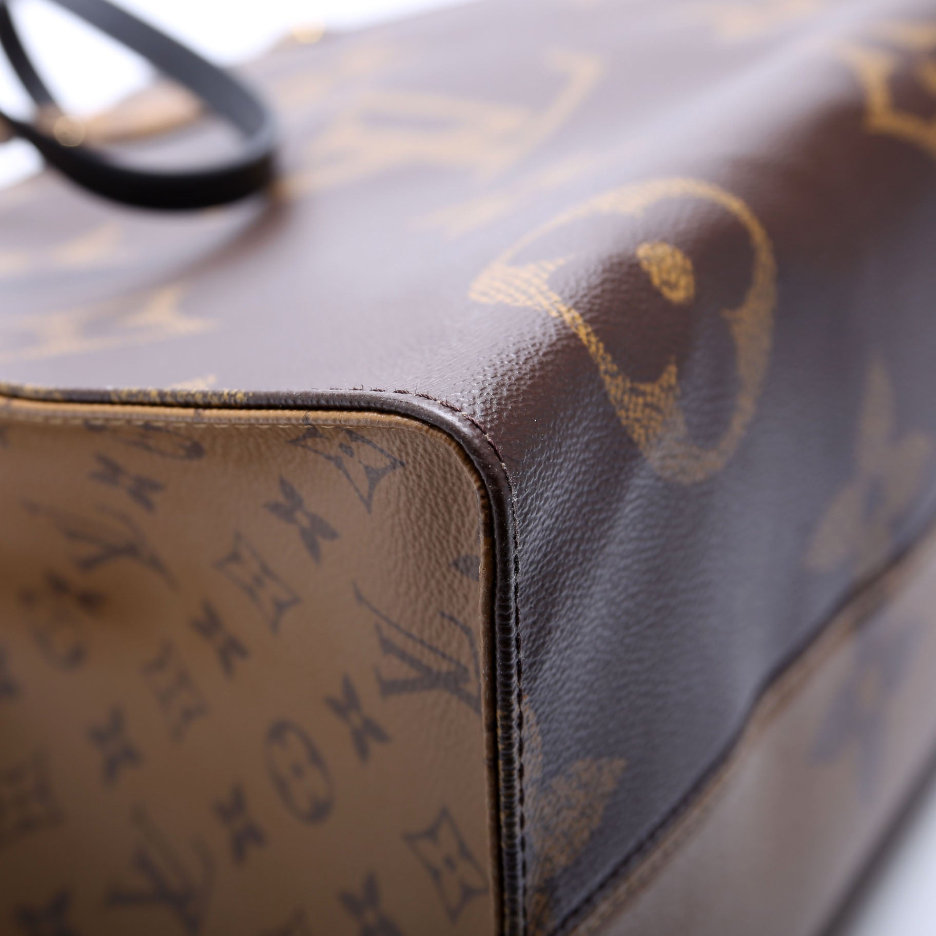 ONTHEGO GM Reverse Monogram
