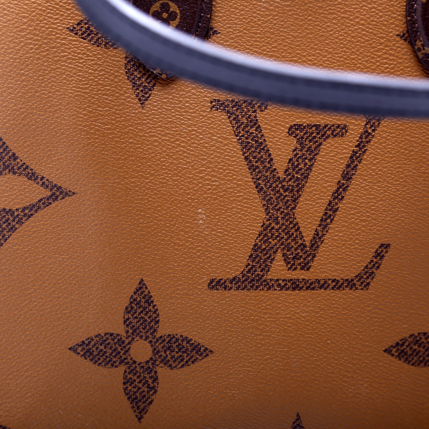 ONTHEGO MM Reverse Monogram
