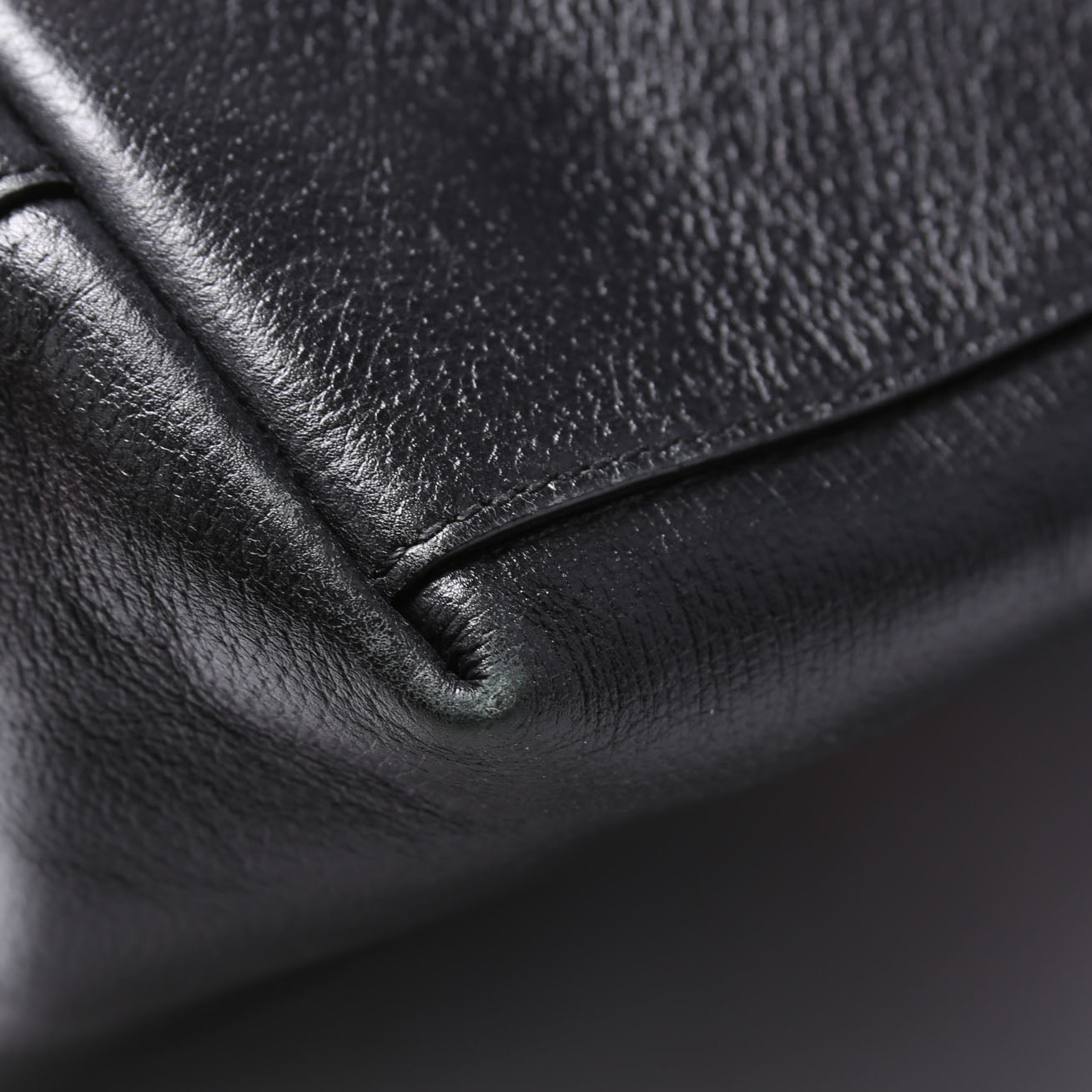 631685 Ophidia Tote Black