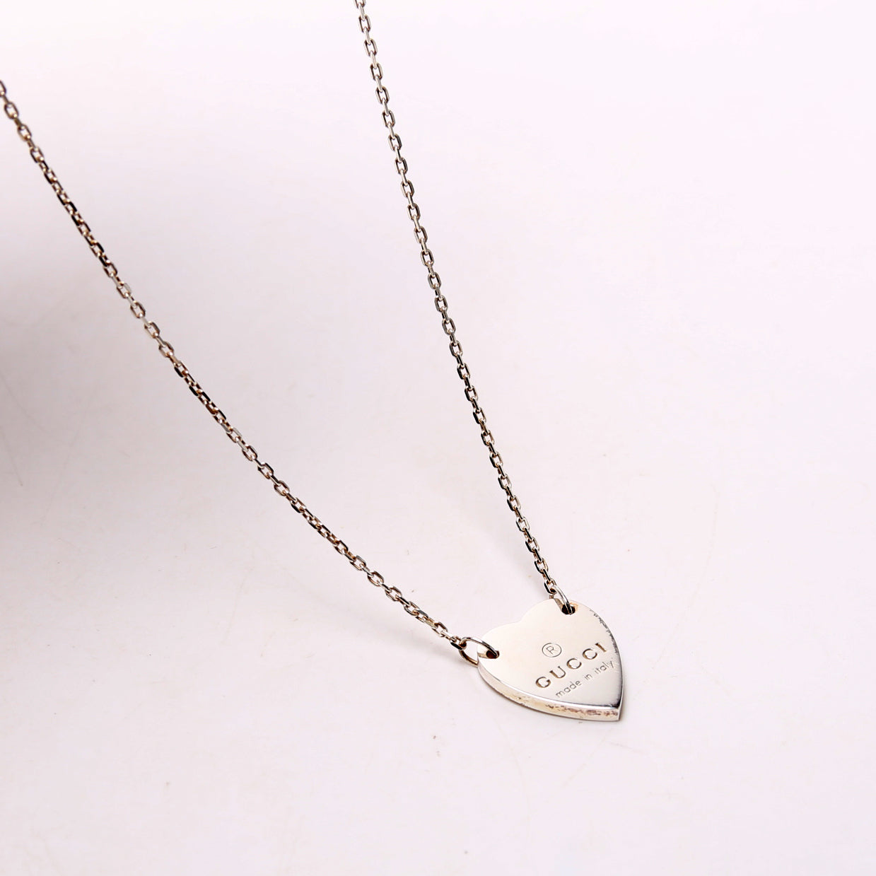 Gucci Trademark Heart Necklace Silver