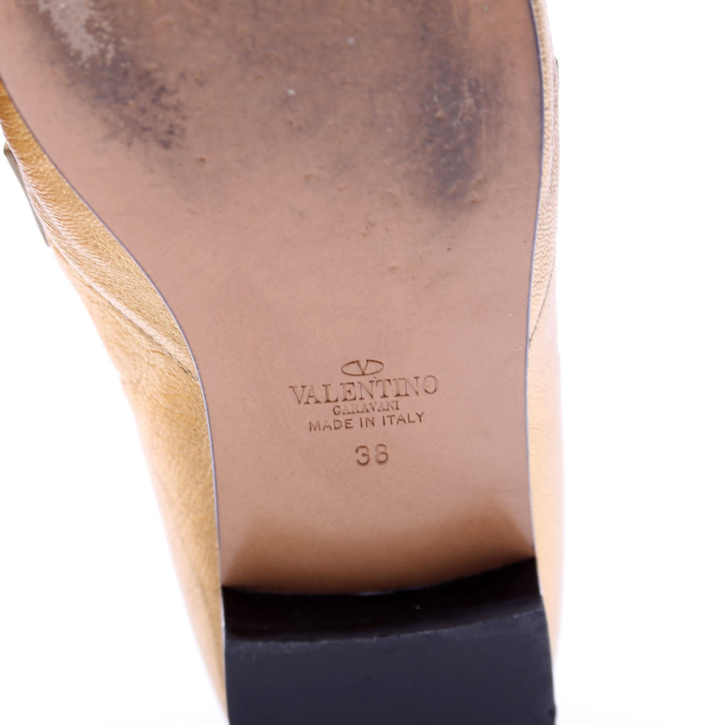 Rockstud Metallic Loafers Size 38 Gold