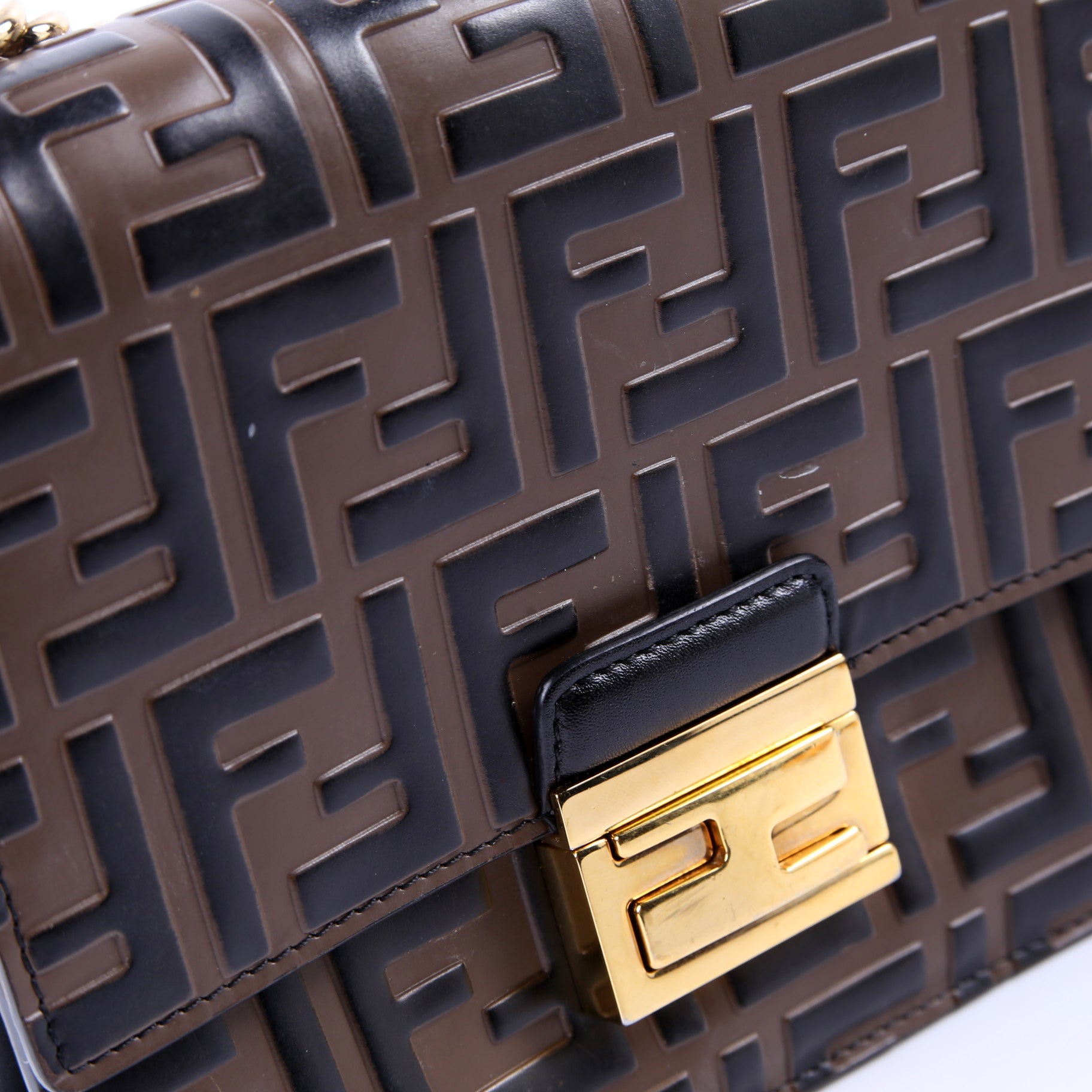 8M0417 Kan I Small Shoulder Bag