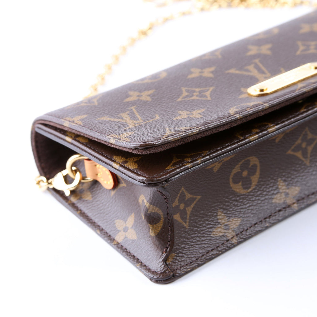 Wallet On Chain Lily Monogram