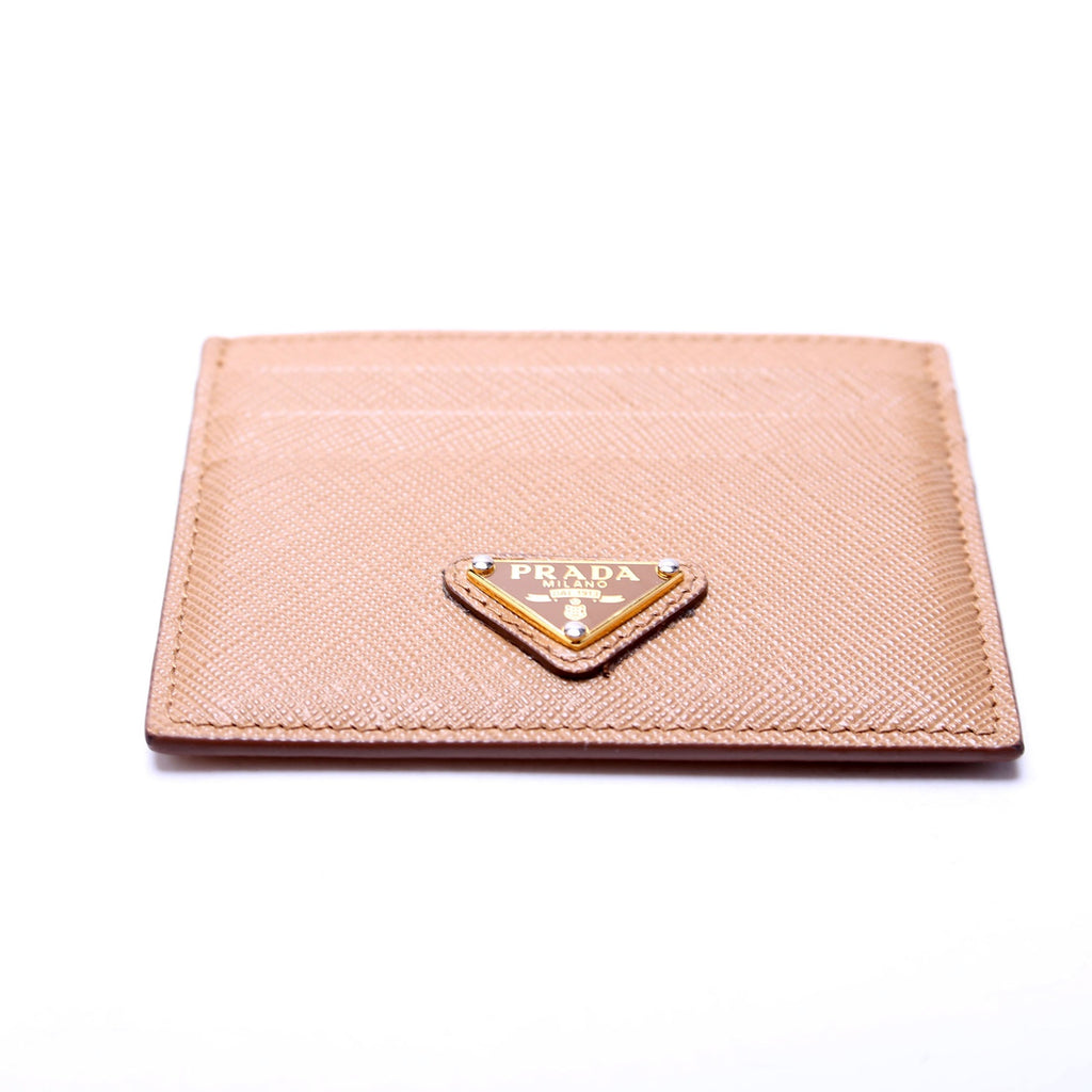 1MC025 Saffiano Triangle Logo Card Case Tan