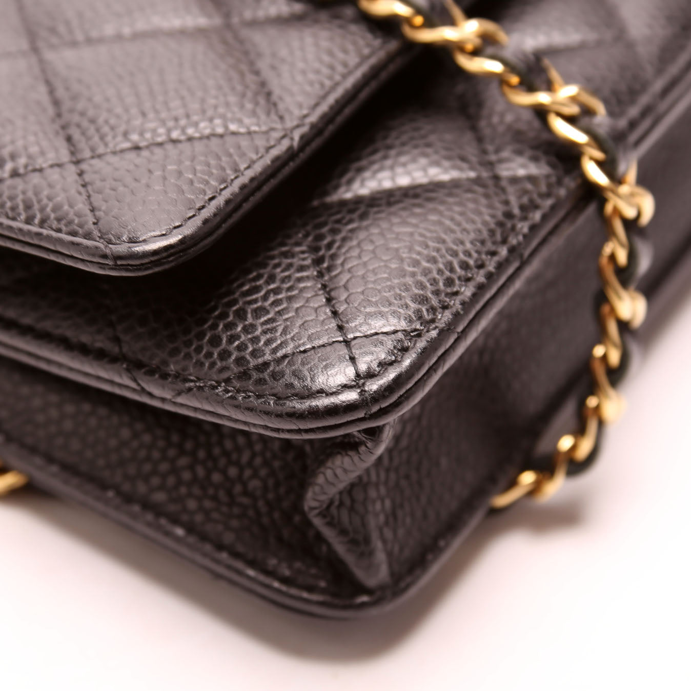 WOC Classic Quilted Caviar RFID Black