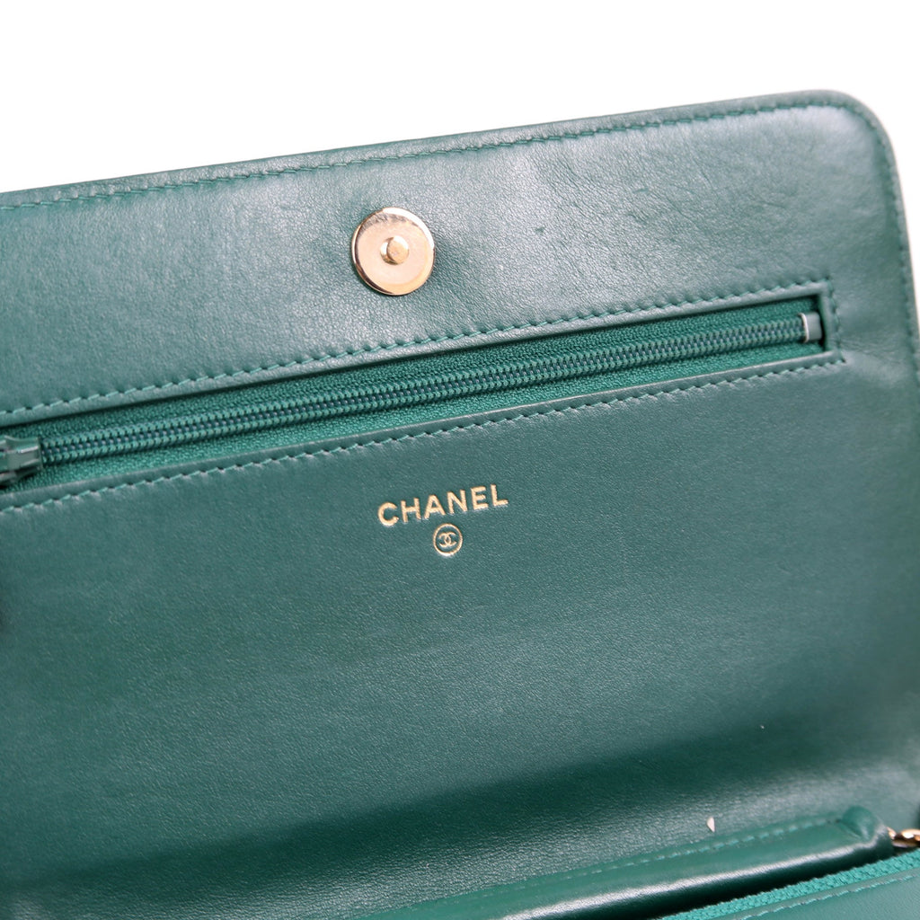 Wallet On Chain Boy Chevron Caviar Leather Green