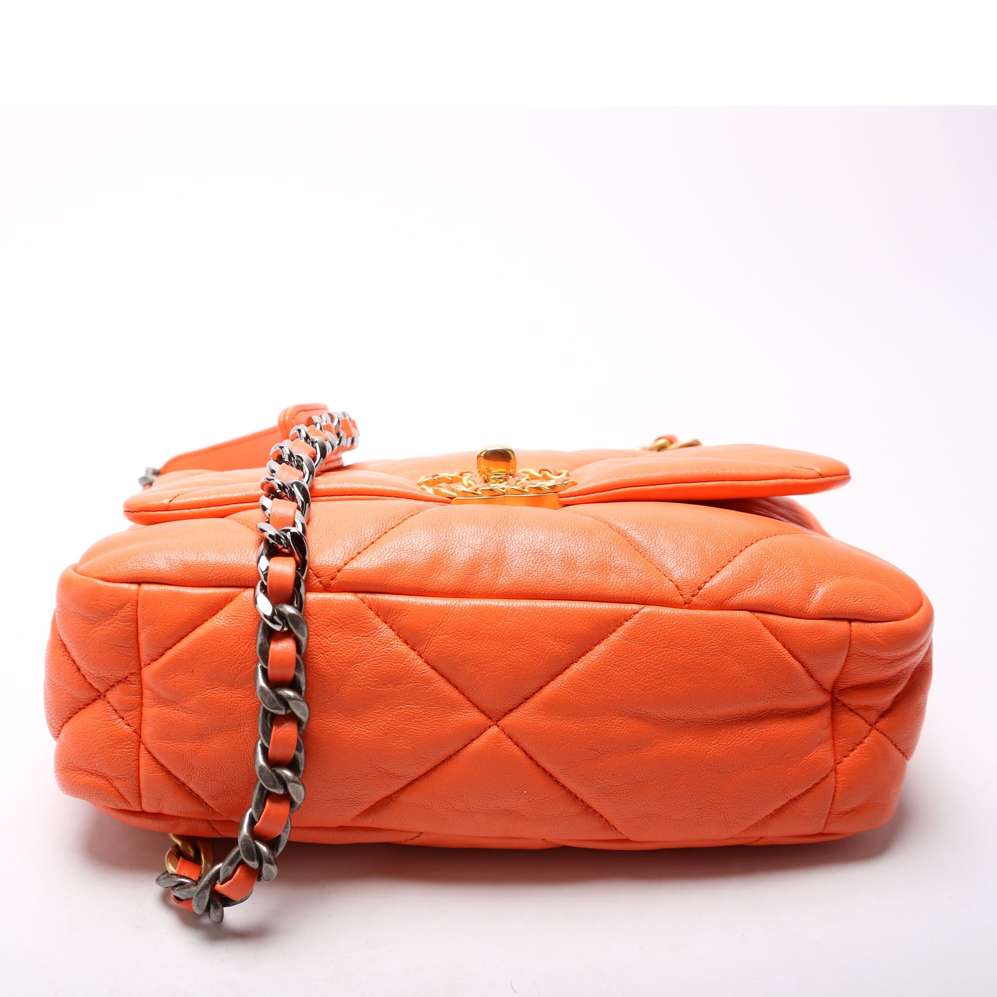 Quilted Goatskin 19 Medium Flap 29M Orange