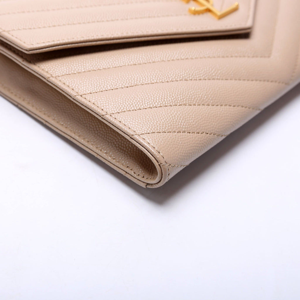 617662 Grain De Cassandre Flap Pouch Wristlet Tan