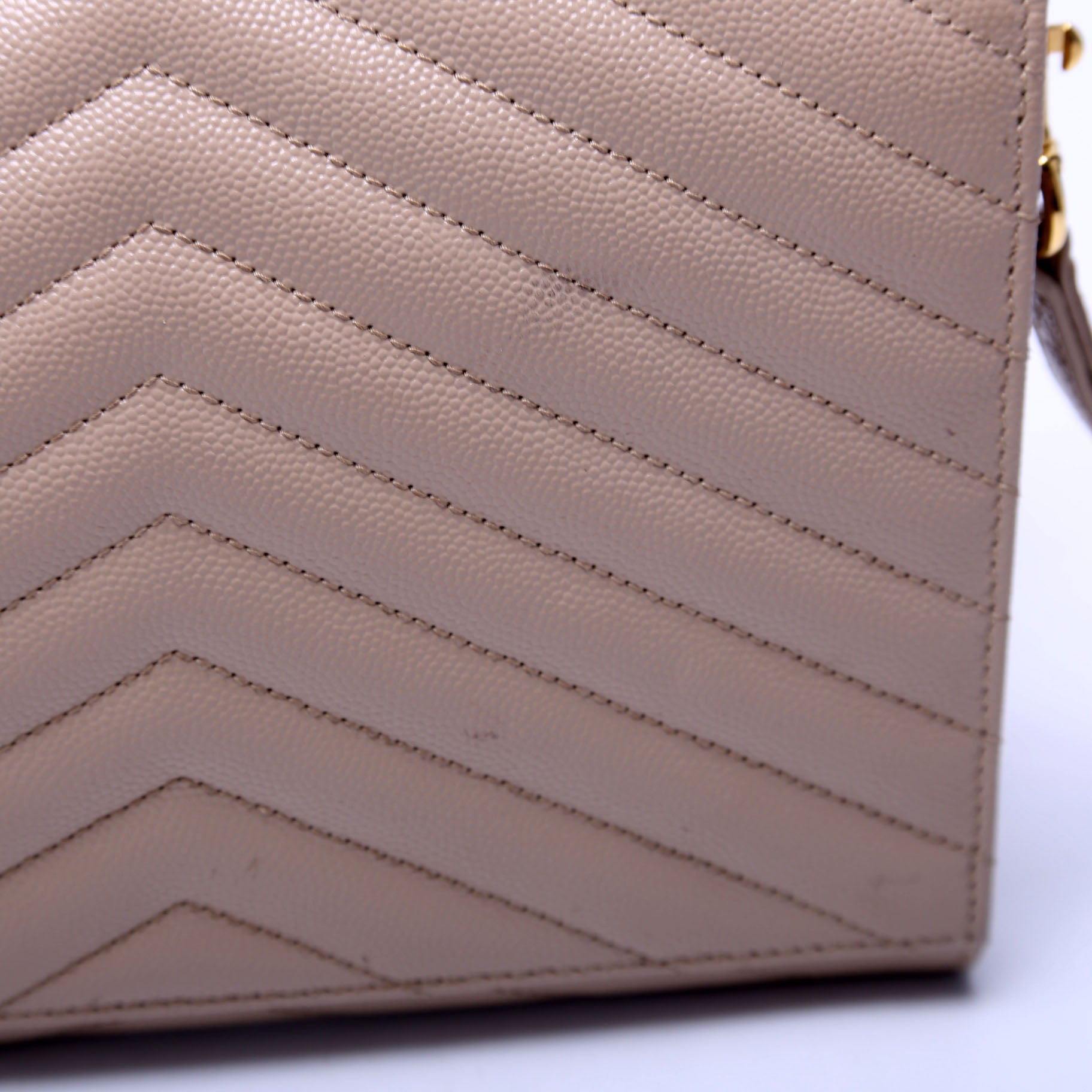 617662 Grain De Cassandre Flap Pouch Wristlet Tan