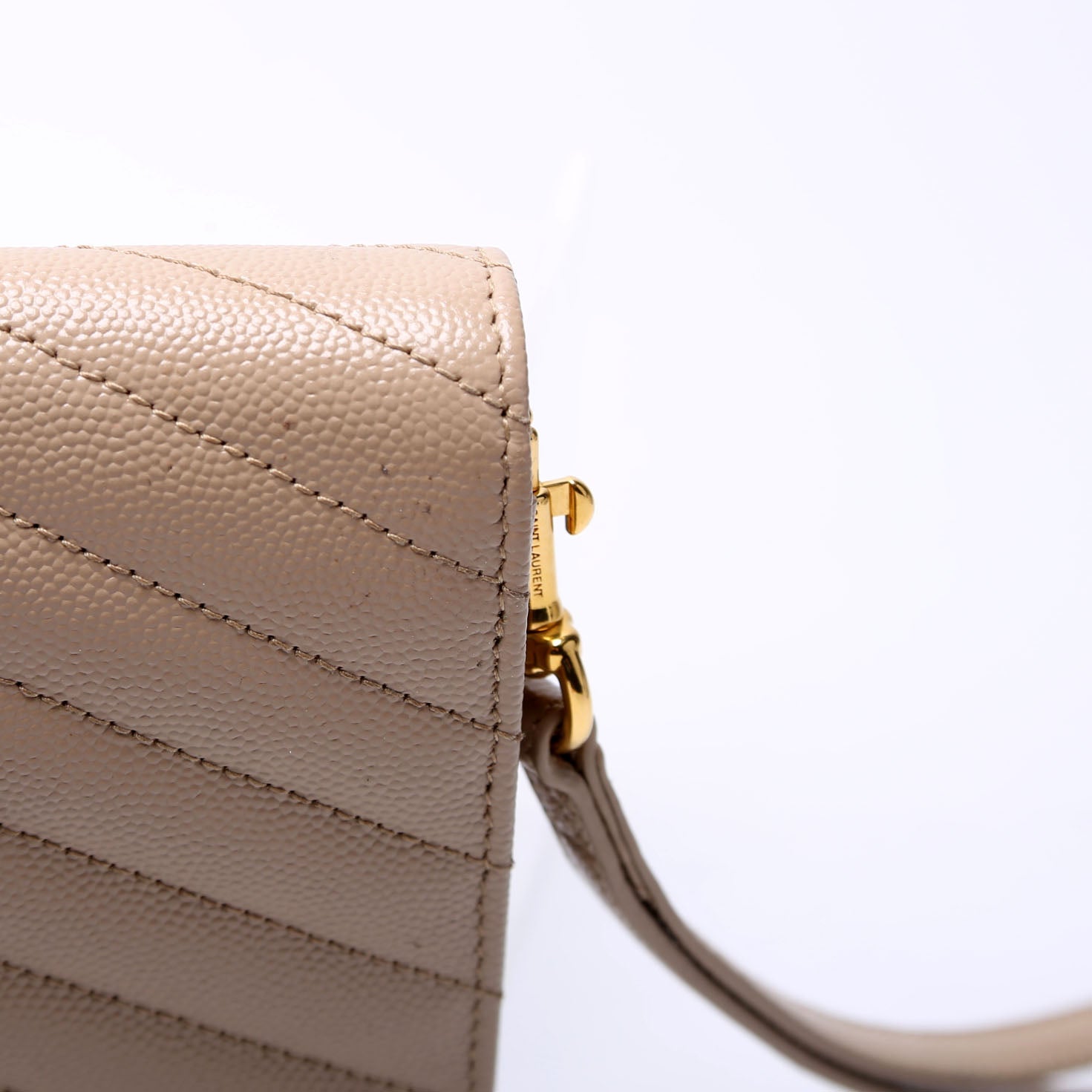 617662 Grain De Cassandre Flap Pouch Wristlet Tan