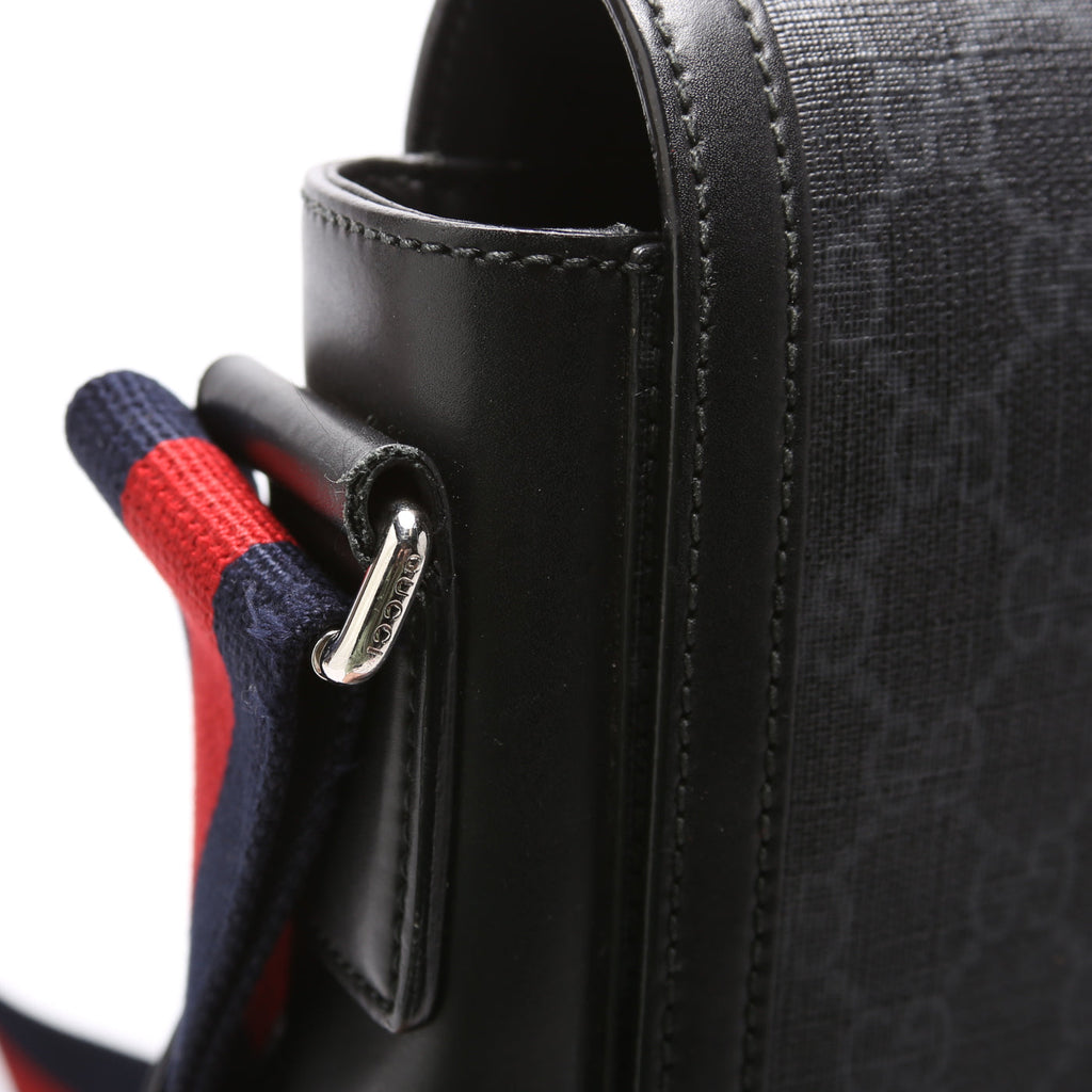 Gucci 474138 GG Supreme Messenger Black
