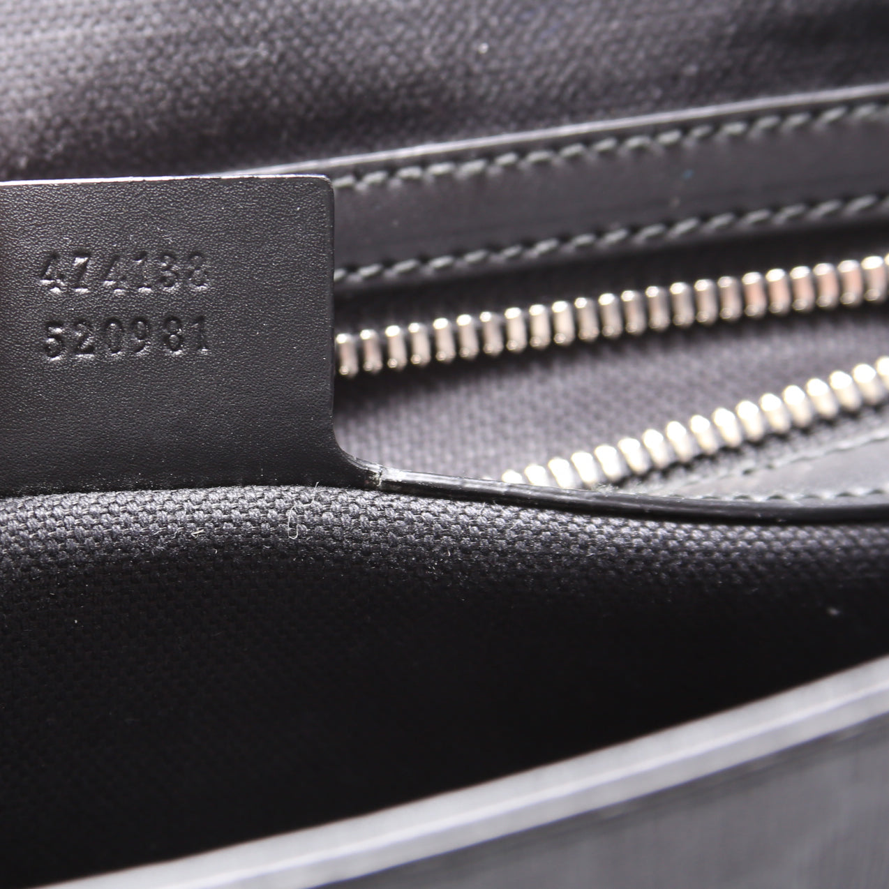 Gucci 474138 GG Supreme Messenger Black