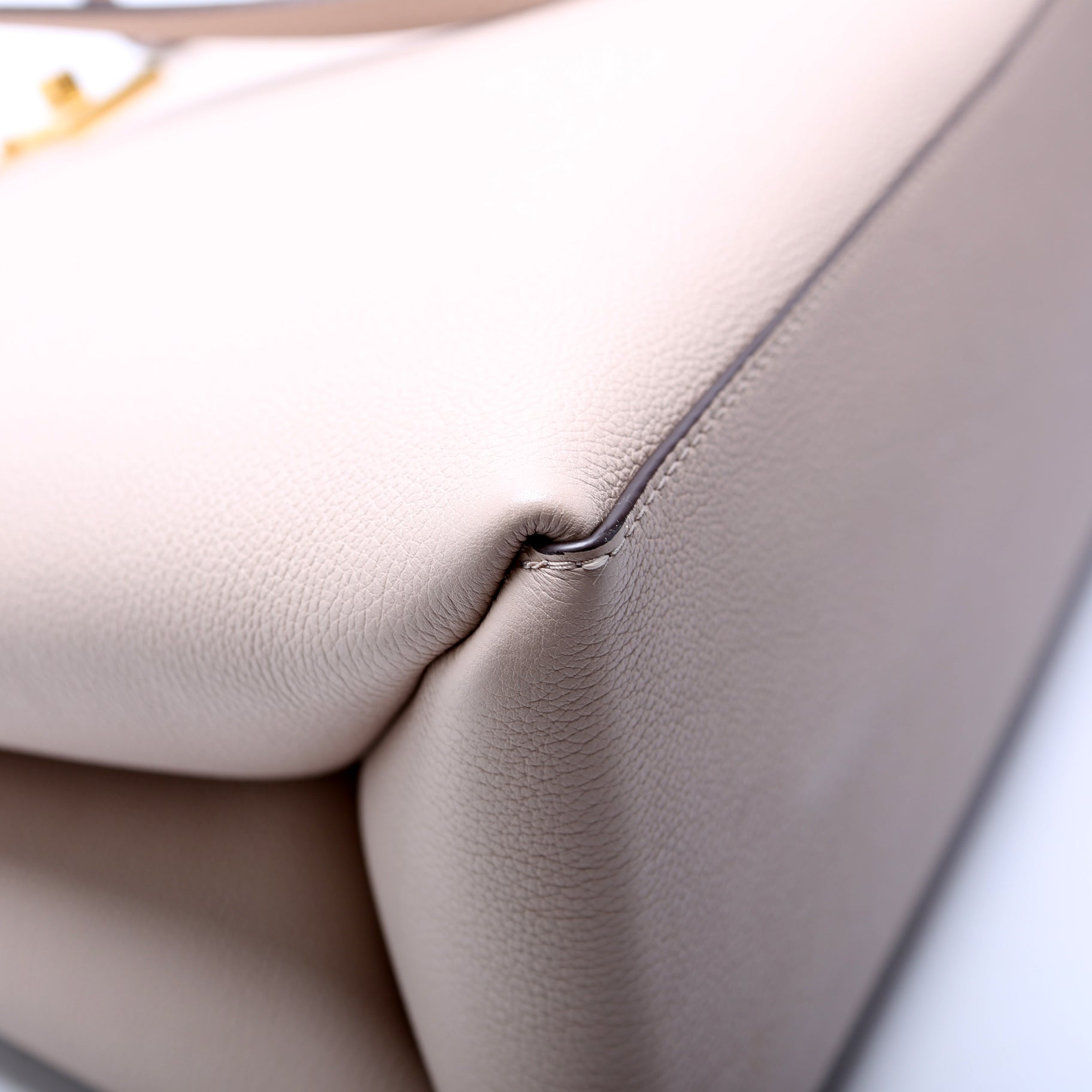 Lockme Shopper Calfskin Beige