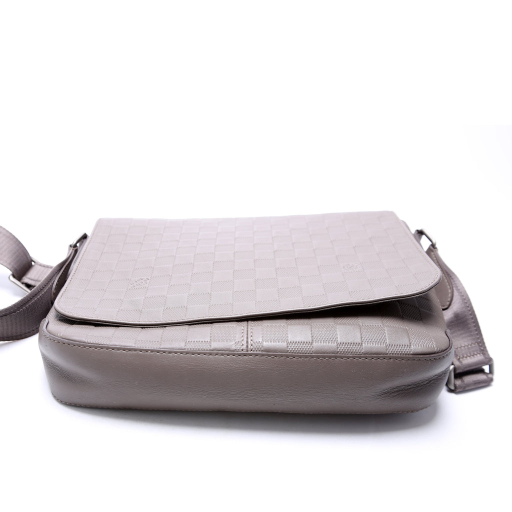 District PM Infini Grey