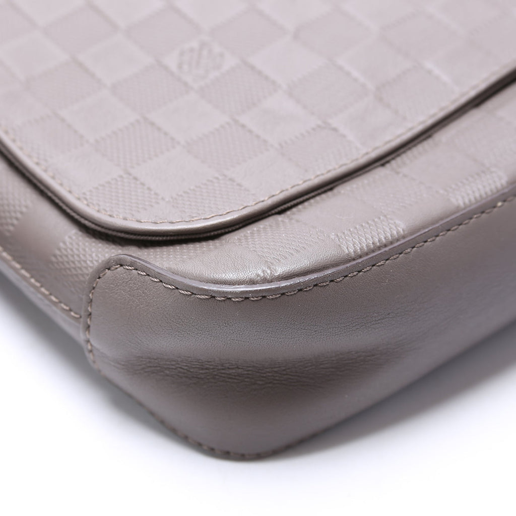 District PM Infini Grey