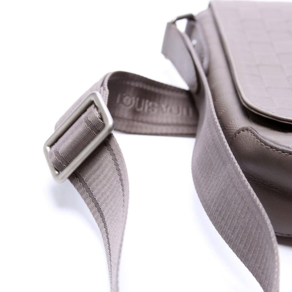 District PM Infini Grey