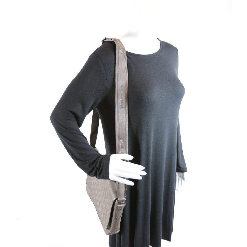 District PM Infini Grey