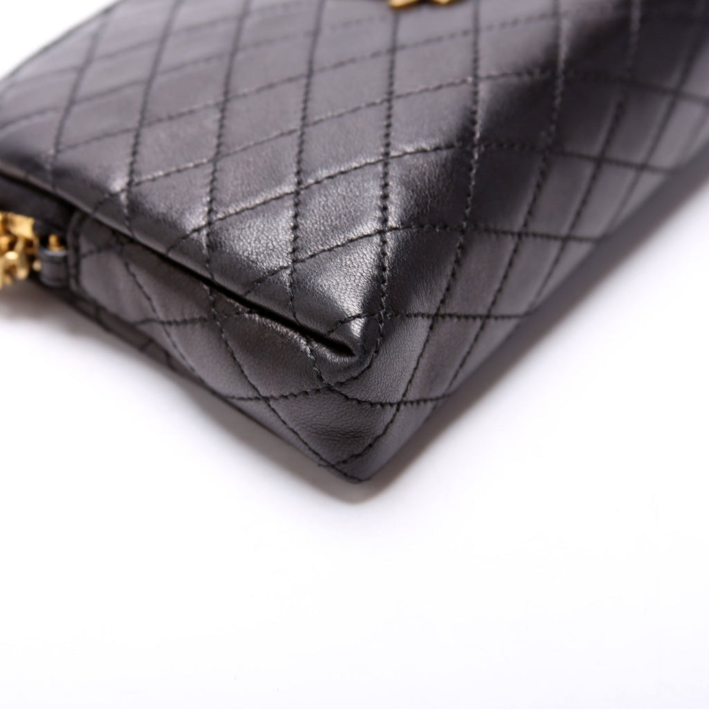 733667 Gaby Zip Pouch Quilted Lambskin Black